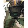 Image 2 : BLACK MODERN MESH BACK MOBILE OFFICE CHAIR