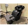 Image 1 : WARNOCK HERSEY BLACK SALON SEATED RINSE STATION