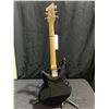 Image 2 : BLACK WASHBURN BT2 ELECTRIC GUITAR WITH HARDSHELL CASE