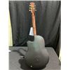 Image 2 : BLUE OVATION CELEBRITY CC44 ACOUSTIC / ELECTRIC GUITAR WITH PADDED GIG BAG
