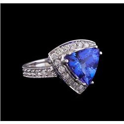 14KT White Gold 2.20 ctw Tanzanite and Diamond Ring