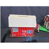 Image 4 : (2) Fisher-Price Barn Playsets
