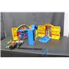 Image 1 : Hall of Justice Playset with Action Heros - Batman, Robin, Superman, etc