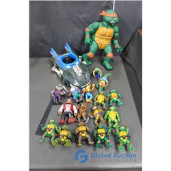 Teenage Mutant Ninja Turtles- Large Mikey Figure, Turtlemobile and Figures