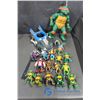 Image 1 : Teenage Mutant Ninja Turtles- Large Mikey Figure, Turtlemobile and Figures