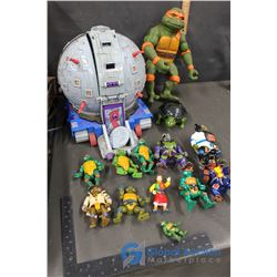 Teenage Mutant Ninja Turtles - Large Mikey Figure, Techno Drone and Figures