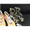 Image 2 : 7 PAIRS OF ASSORTED MEN'S AND WOMEN'S SHOES, VARIOUS SIZES