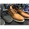 Image 8 : 8 PAIRS OF ASSORTED MEN'S AND WOMEN'S SHOES, VARIOUS SIZES