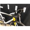 Image 10 : WHITE AND ORANGE CANNONDALE VITTORIA 20 SPEED ROAD BIKE WITH CLIP PEDALS, 60 CM FRAME SIZE,