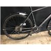 Image 8 : BLACK MARIN FAIRFAX 18 SPEED TRAIL BIKE WITH FRONT AND REAR HYDRAULIC DISC BRAKES, REAR FENDER