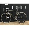 Image 1 : BLACK TREK MADONE 5.1 20 SPEED ROAD BIKE, HYBRID CLIP PEDALS, STANDOVER HEIGHT: 80 CM