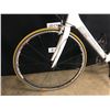 Image 2 : WHITE ROCKY MOUNTAIN PRESTIGE 20 SPEED ROAD BIKE, REAR DERAILLEUR NEEDS ADJUSTMENT, 60 CM FRAME