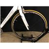 Image 8 : WHITE ROCKY MOUNTAIN PRESTIGE 20 SPEED ROAD BIKE, REAR DERAILLEUR NEEDS ADJUSTMENT, 60 CM FRAME
