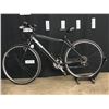 Image 1 : BLACK EVO RIVER SPORT 21 SPEED HYBRID TRAIL BIKE, MEDIUM FRAME SIZE, STANDOVER HEIGHT: 79 CM
