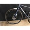 Image 2 : BLUE KONA DEWEY 24 SPEED HYBRID TRAIL BIKE WITH FRONT AND REAR DISC BRAKES, STANDOVER HEIGHT: 75 CM