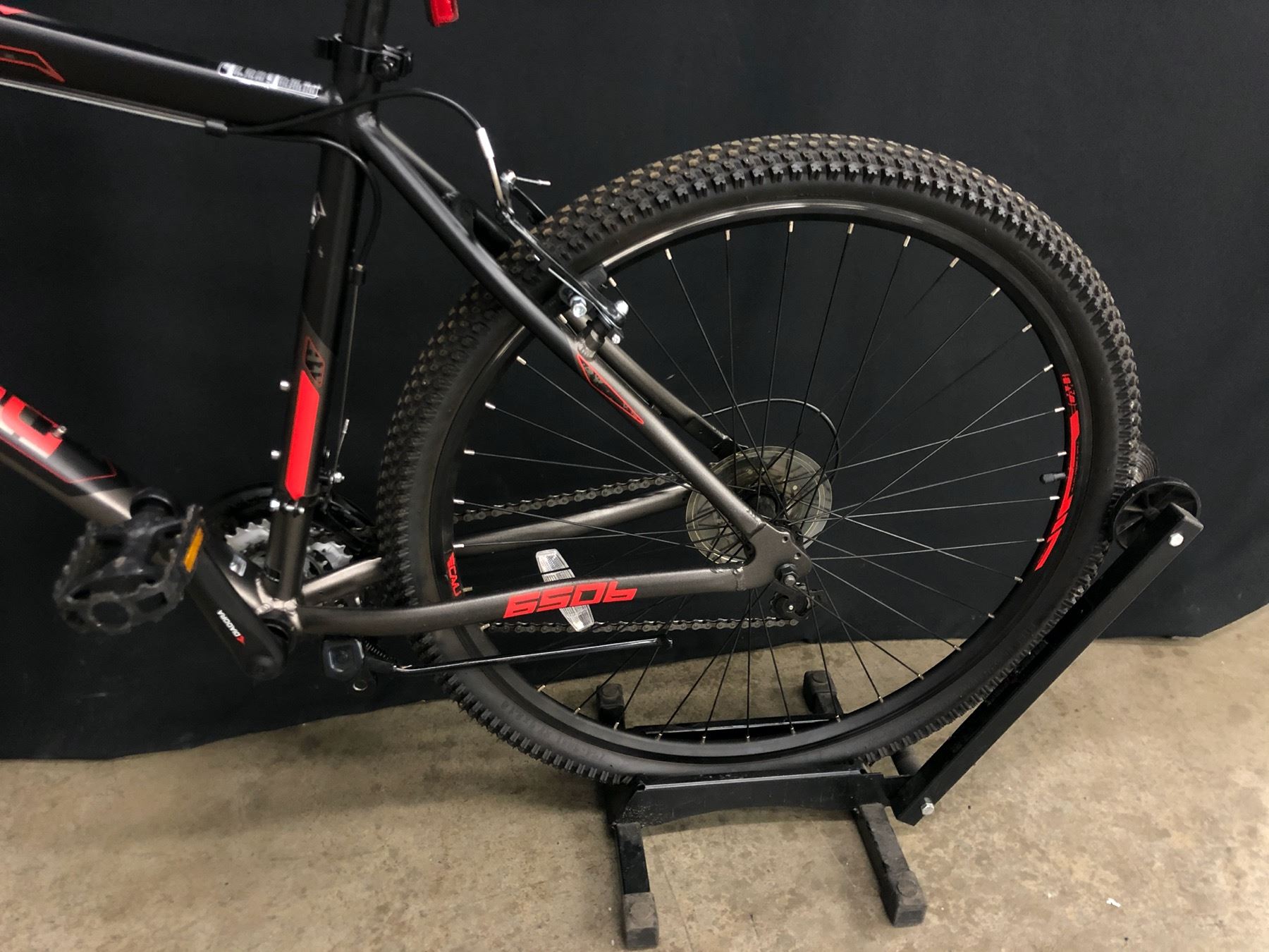 BLACK AND RED DIADORA NOVARA 21 SPEED FRONT SUSPENSION MOUNTAIN BIKE ...