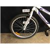 Image 2 : WHITE SUPERCYCLE SC1800 18 SPEED YOUTH SIZE MOUNTAIN BIKE, FRONT DERAILLEUR STUCK/NOT WORKING,
