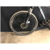 Image 2 : BLACK GIANT ATX 21 SPEED FRONT SUSPENSION MOUNTAIN BIKE WITH FRONT AND REAR DISC BRAKES, STANDOVER