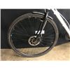 Image 2 : WHITE NORCO VFR5 24 SPEED HYBRID TRAIL BIKE WITH FRONT AND REAR DISC BRAKES, MEDIUM FRAME SIZE,
