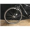 Image 2 : BLACK RALEIGH DETOUR 4.5 24 SPEED HYBRID TRAIL BIKE, STANDOVER HEIGHT: 76 CM