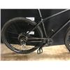 Image 8 : BLACK HARO 8 SPEED TRAIL BIKE WITH FRONT AND REAR DISC BRAKES, MEDIUM FRAME SIZE, NEEDS NEW GRIPS,