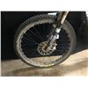 Image 2 : BLACK GIANT FULL SUSPENSION MOUNTAIN BIKE WITH FRONT AND REAR HYDRAULIC DISC BRAKES AND REMOTE SEAT