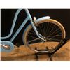 Image 8 : BLUE ELECTRA AMSTERDAM 3 SPEED CRUISER BIKE, REAR PEDAL BRAKE, FRONT HAND BRAKE