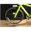 Image 2 : GREEN FELT F95 JR 18 SPEED YOUTH SIZE ROAD BIKE, NEEDS NEW GRIP TAPE, STANDOVER HEIGHT: 69 CM