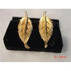 BSK Gold Leaf Clipped Earrings #872179