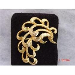 1950-1960s Crown Trifari Gold Brooch #872184