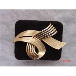 1950s Crown Trifari Gold Brooch Modern design #872186