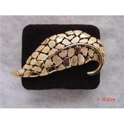 1950s Crown Trifari Gold Brooch Leaf #872187