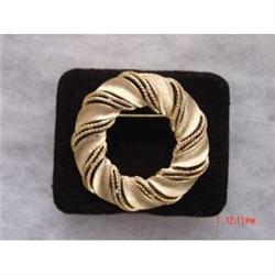 Trifari Gold Filigree Circle Pin  #872188