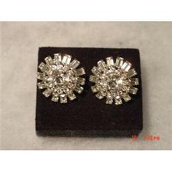 HOBE SPARKLING RHINESTONE CLIPPED EARRINGS #872445