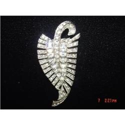 Art Deco Rhinestone Fur Clip Dress Clip Trifari #872550