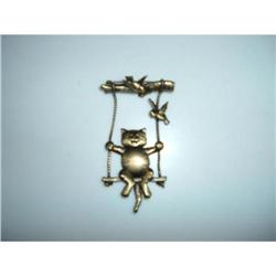 Swinging Happy Kitty Cat Pin Marked JJ #873375