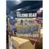 Image 1 : McFarlane Construction Set 620pcs The Walking Dead Prison Tower and Gate