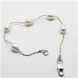 Silver Fresh Water Pearl 8 Inches 8 Inches Bracelet (~weight 3.96g), Suggested Retail Value $40
