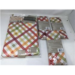 Printed Tablecloth and Napkins