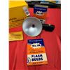 Image 2 : Vintage camera flash lot kodak, westing house nos