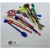 Image 1 : Twenty vintage swizzle sticks