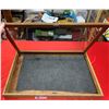 Image 2 : Vintage tabletop display case 25 x 14