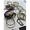 Image 2 : Bag lot of bracelets