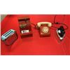 Image 1 : Vintage toys tin cash registor toster iron and plastic phone