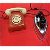 Image 3 : Vintage toys tin cash registor toster iron and plastic phone
