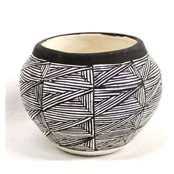 Native American Acoma Fine Line Pottery Bowl