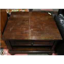 SOLID WOOD LIFT-TOP COCKTAIL/COFFEE