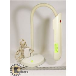DAYLIGHT COMPANY FLEXIBLE ARM LAMP WITH WEIGHTED