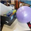 Image 1 : PUZZLE MAT, TOTE, AND EXERCISE BALL