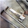 Image 2 : TRAILER HITCH W/ SWAYBARS